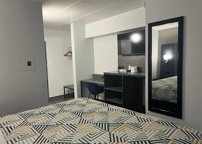 6 Chicago, Il - Halsted Hotel 2*