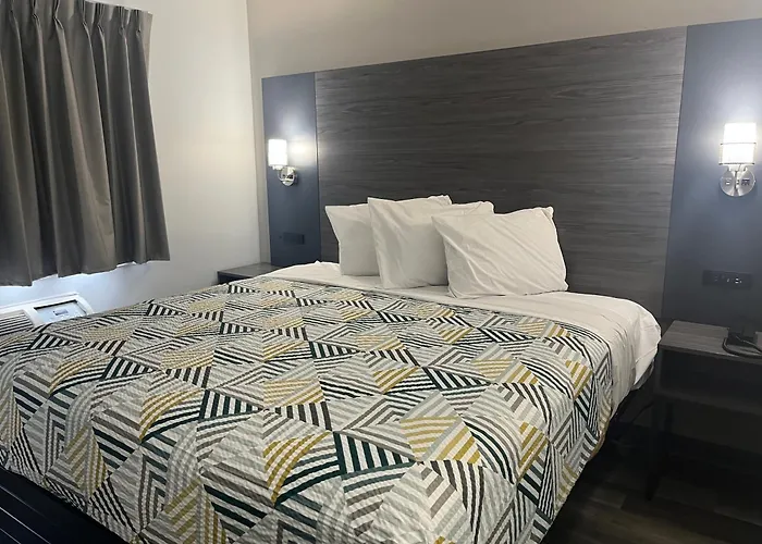 6 Chicago, Il - Halsted Hotel